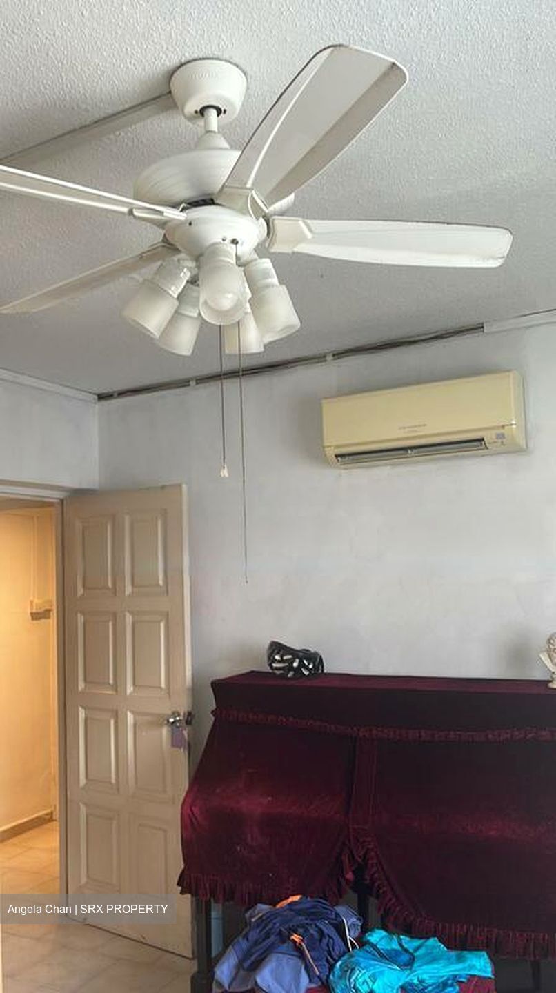 Blk 216 Jurong East Street 21 (Jurong East), HDB Executive #460121841